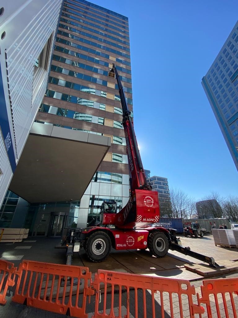 Roterende verreiker 46m aan het werk